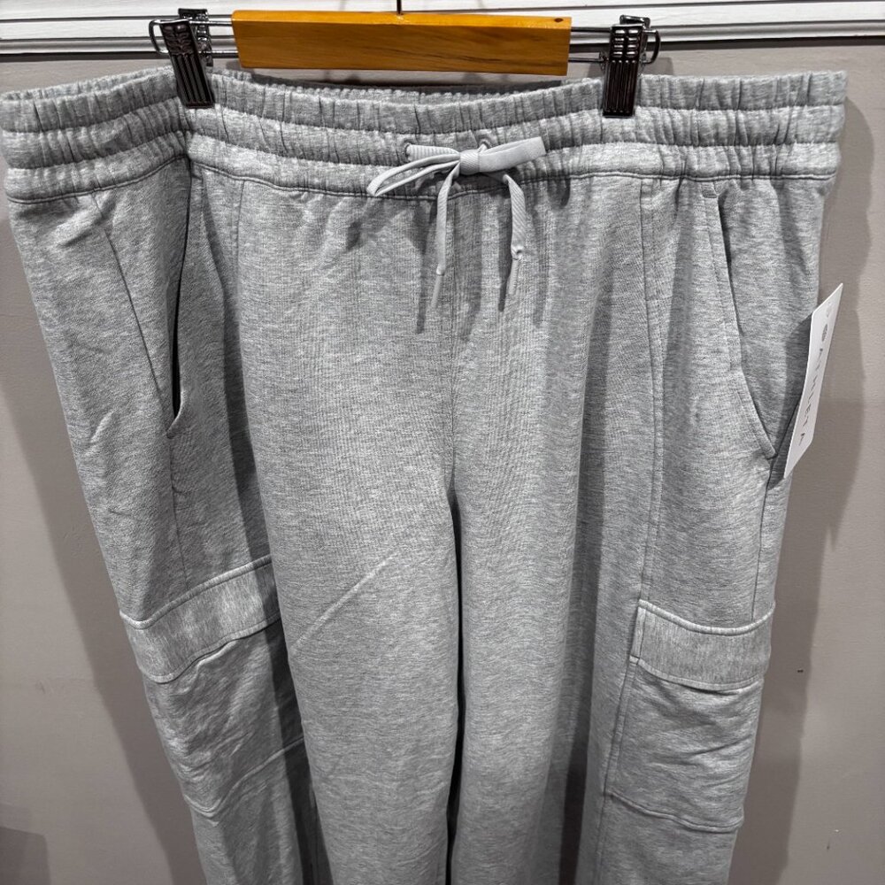 Athleta Women's Retroterry High Rise Wide Leg Cargo Pant Grey SZ: XL - Picture 4 of 16